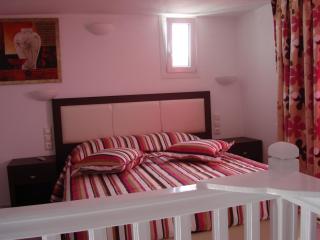 Elena Studios & Suites - Ornos - 2