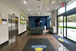 Days Inn by Wyndham Brooklyn Eastern Parkway - Brooklyn - 6