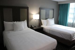 La Quinta Inn & Suites by Wyndham Indianapolis Downtown - Indianapolis - 3