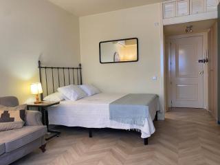 Estudio Castellana Norte con parking - Madrid - 2
