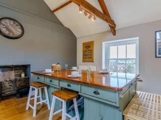 Yellow Welsh Cottage-Coastal Retreat Village View - Bridgend - 9