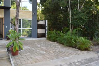 Hola, Paradise, Pool, Gym, and Tropical Escape - 8