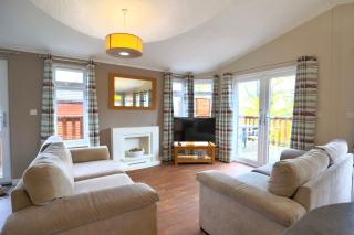 Belvedere Edge Lodge at Finlake Resort & Spa in Devon - 9