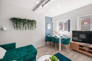 Sleek 3 bedroom in Sheffield - Sleeps 8 - 0