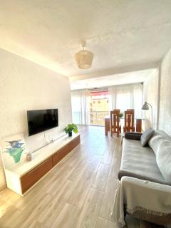 Apartamento con piscina y garaje, Playa a 10 min - Benidorm - 2