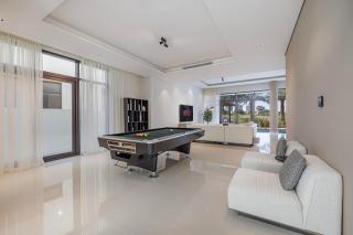 Daniels Golf Course 5BR Villa with Private Pool - Dubai - 4