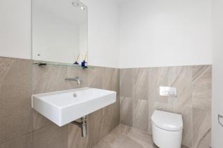 Amazing new built townhouse with garden in London - 5