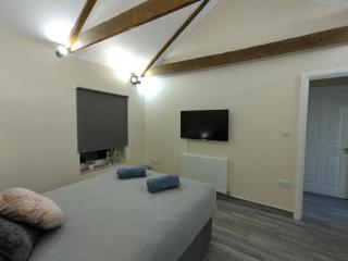 Queens Holiday Apartment - Pembroke Dock - 7