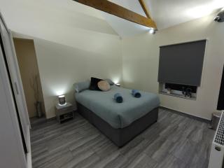 Queens Holiday Apartment - Pembroke Dock - 2