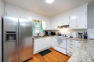 Roomy 3BR 2 Bath minutes to Uptown and Airport Ideal for small families - Charlotte - 4