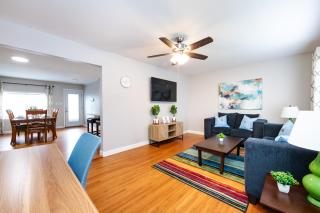 Roomy 3BR 2 Bath minutes to Uptown and Airport Ideal for small families - 0