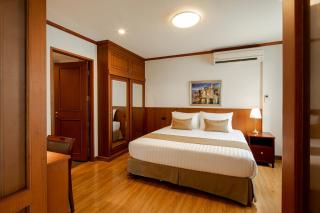 Schloss at Thonglor - 9