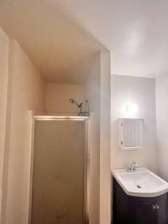 2 BR Private Suite Near Major Hospitals, Yale & DT - 8