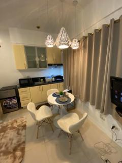 Comfy Artsy Studio in BGC - Manila - 8