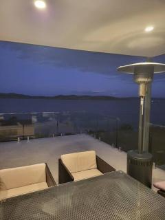 Luxury and Spacious Modern House, Spectacular View - 3