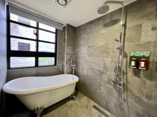 Flower Border Fawn B&B - 2