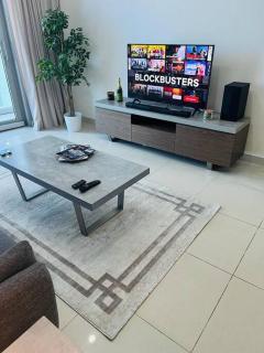 1 Bed Apartment with Sea View, Pool, Gym & Free Parking in Dubai Marina - Dubai - 5