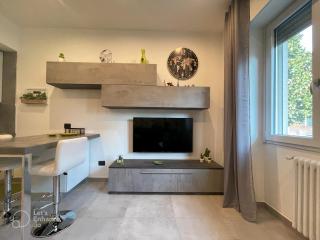 R39 Modern Apartment with Private Parking - 2