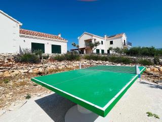 Villa Luisa Pucisca - 2 Häuser, 6 Schlafzimmer Insel Brac - Pool, Grill, Kamin, Tischtennis, Boccia - Pučišća - 2