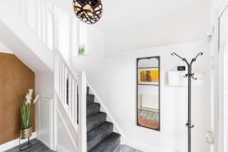 5 Bedroom House by NEC & HS2 with 9 Beds, 2 Baths & Large Driveway - Birmingham Contractor Stays - 7