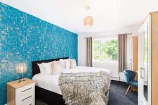 5 Bedroom House by NEC & HS2 with 9 Beds, 2 Baths & Large Driveway - Birmingham Contractor Stays - 2