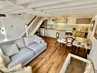 2 Stable Cottage, Llanbethery - Llancarfan - 1