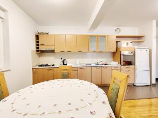 Airy Apt in Tisno - Murter, Beach - 3 Min Walk, 2 bedrooms, 2 bathrooms, 70m2 with terrace, mooring included - Tisno - 5
