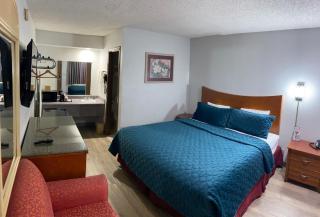 Colonial Inn - Shawnee - 9