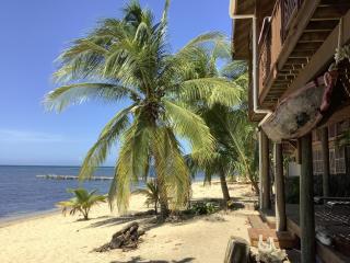 Beachfront Home With Pristine, Calm Waters, White Sands And Unbelievable Sunset - Sandy Bay - 9