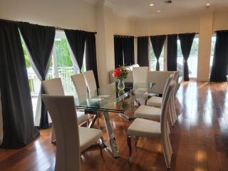 Hollywood Luxurious Waterfall Villa with Incredible views - 8