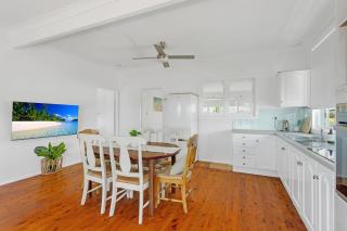 Waterfront Fishermans Cottage - Erowal Bay - 8