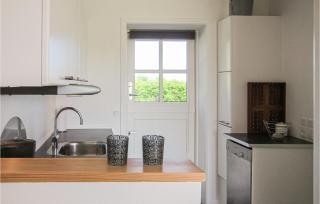 Lovely Apartment In Allinge - Allinge - 4
