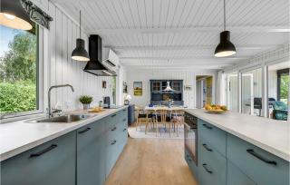 Gorgeous Home In Børkop With Kitchen - 2