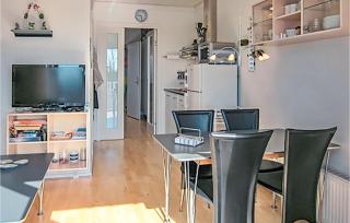 2 Bedroom Cozy Apartment In Aakirkeby - Åkirkeby - 7