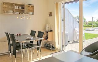 2 Bedroom Cozy Apartment In Aakirkeby - Åkirkeby - 3