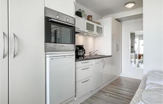 Beautiful Apartment In Allinge - Allinge - 4
