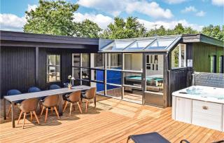 Four-Bedroom Holiday Home In Juelsminde - 2