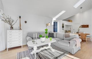 Cozy Home In Hadsund With Sauna - 8