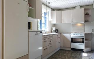 Beautiful Home In Klemensker With Wifi - 4