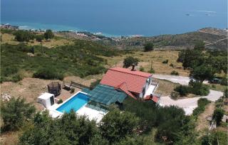 Two-Bedroom Holiday Home In Omis - Omiš (Almissa) - 2