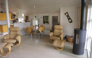 Three-Bedroom Holiday Home In Humble - 9