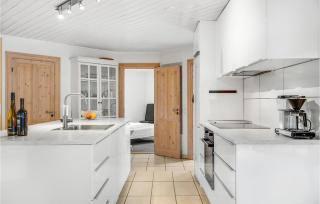Eight-Bedroom Holiday Home In Ebeltoft - Ebeltoft - 3