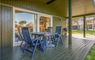 Three-Bedroom Holiday Home In Humble - Humble - 2