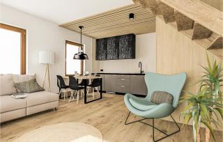 Amazing Apartment In Jezierzany - Jezierzany - 9