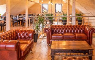 Lovely Apartment In Jezierzany - 6