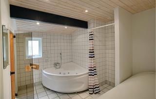 Four-Bedroom Holiday Home In Nexo - Vester Sømarken - 6