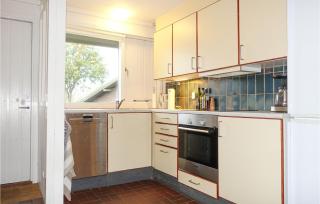 Stunning Apartment In Allinge With Wifi - 4