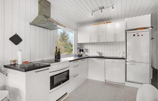 3 Bedroom Nice Home In Glesborg - Glesborg - 3