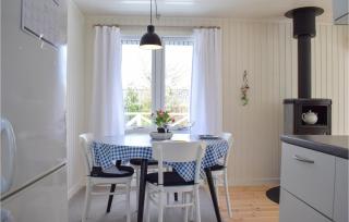Two-Bedroom Holiday Home In Dronningmolle - 3