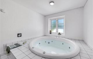 4 Bedroom Amazing Home In Ulfborg - 2